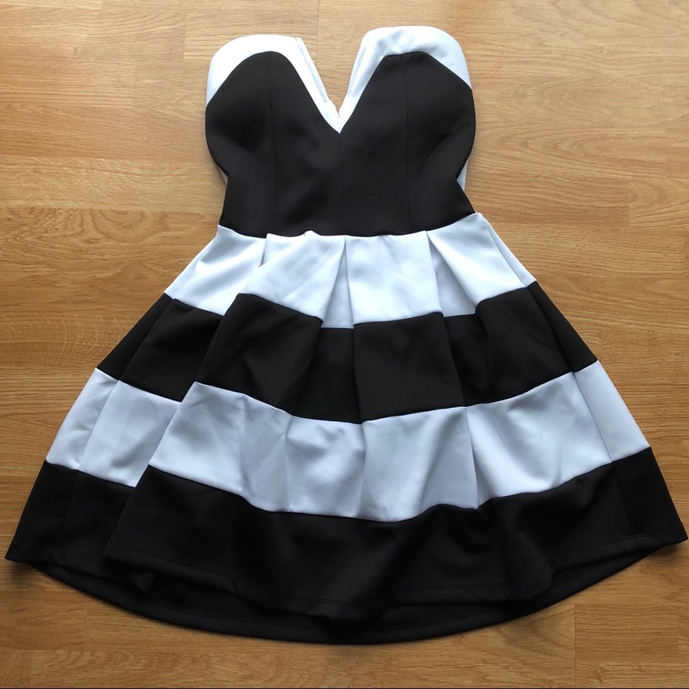 Charlotte Russe White and Black Simple Dress